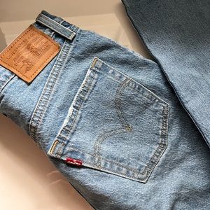 RIBCAGE STRAIGHT ANKLE WOMEN'S JEANS size 26 samba done- light wash